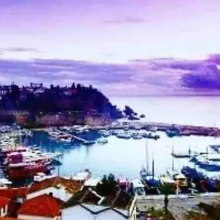 Apartment Kaleici Muhtesem Konum Deniz Yakini 1+0 Oezel Ev